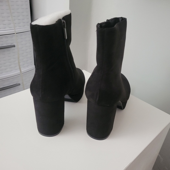 New Torrid suede black platform booties 9w 9 wide Boot - Picture 5 of 6